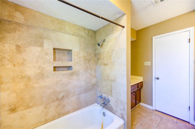 1003 Suwanee Lane, Houston, TX 77090