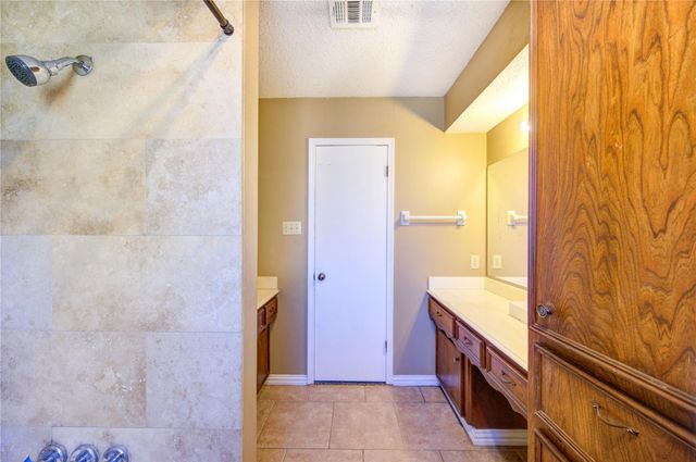 1003 Suwanee Lane, Houston, TX 77090