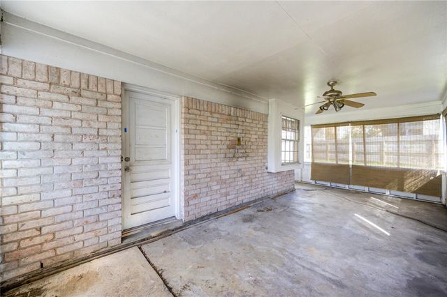 1003 Suwanee Lane, Houston, TX 77090