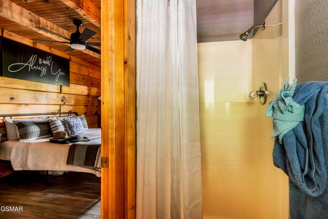 3210 Priscilla Heights Lane, Sevierville, TN 37862