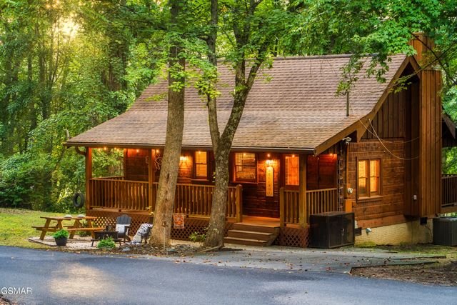 3210 Priscilla Heights Lane, Sevierville, TN 37862