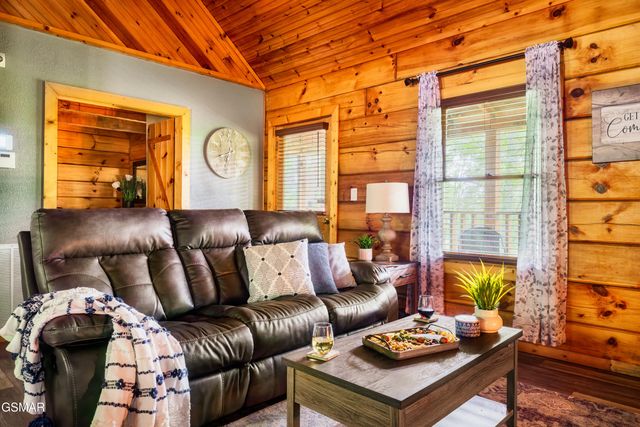3210 Priscilla Heights Lane, Sevierville, TN 37862