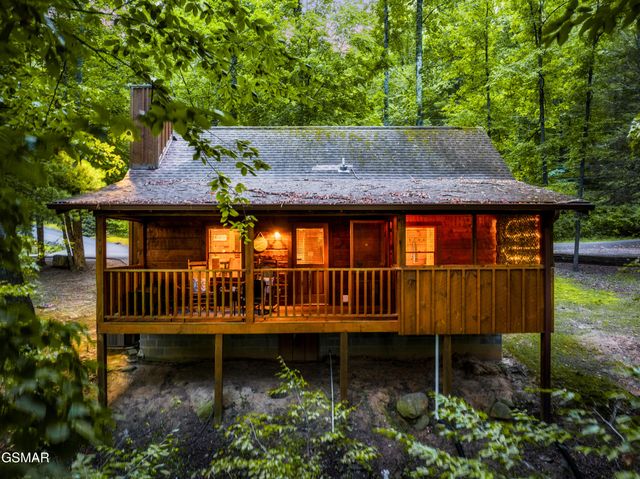 3210 Priscilla Heights Lane, Sevierville, TN 37862