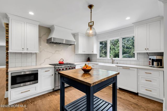 18 Saratoga Drive, Colts Neck, NJ 07722