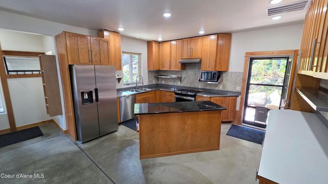 20725 N Altamont RD, Rathdrum, ID 83858