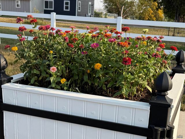 4180 MCINTOSH LN, Rapid City, SD 57703