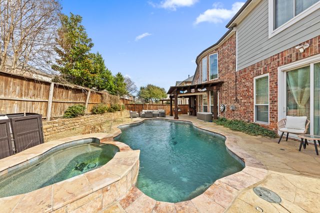 721 Peco Street, Lantana, TX 76226