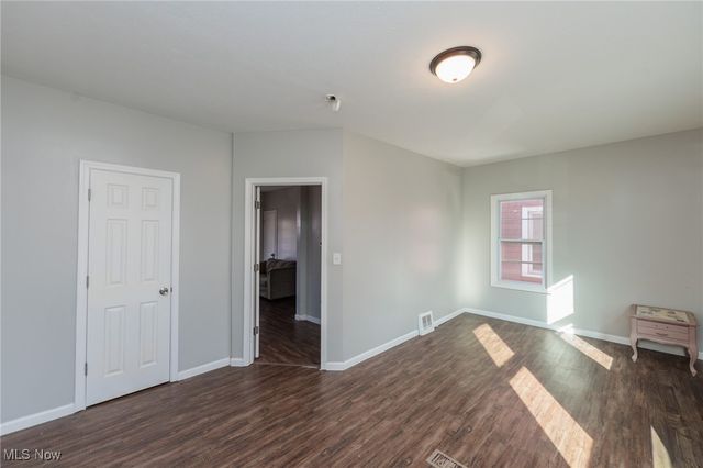 2035 Chesterland Avenue, Lakewood, OH 44107