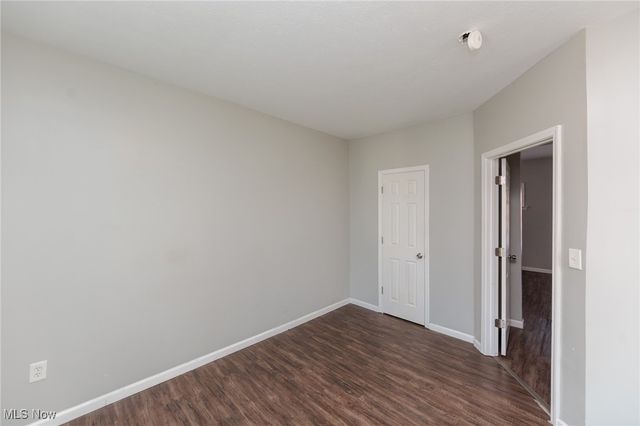 2035 Chesterland Avenue, Lakewood, OH 44107