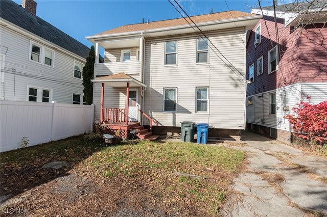 2035 Chesterland Avenue, Lakewood, OH 44107