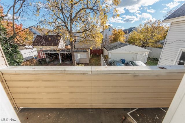 2035 Chesterland Avenue, Lakewood, OH 44107