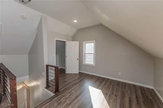 2035 Chesterland Avenue, Lakewood, OH 44107