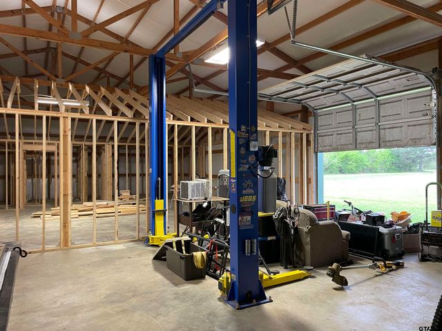 677 S Chandler, Rusk, TX 75785