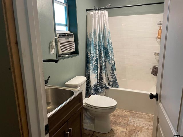 677 S Chandler, Rusk, TX 75785