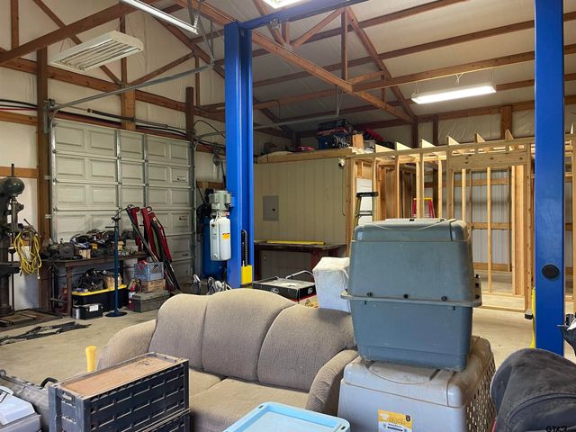 677 S Chandler, Rusk, TX 75785