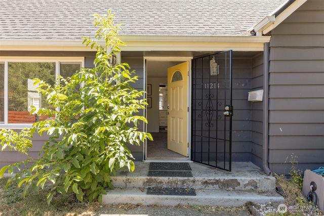 11214 Cornell Avenue S, Seattle, WA 98178