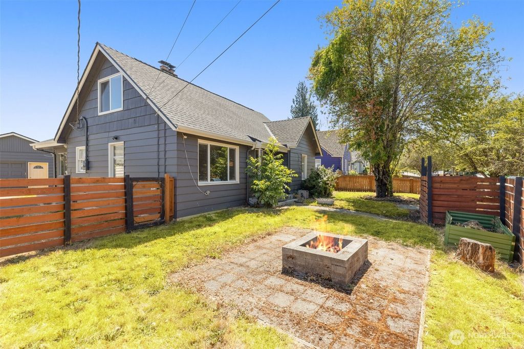 11214 Cornell Avenue S, Seattle, WA 98178