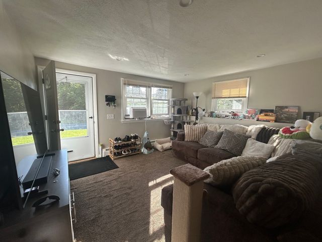 387 Mendon Rd, Attleboro, MA 02703