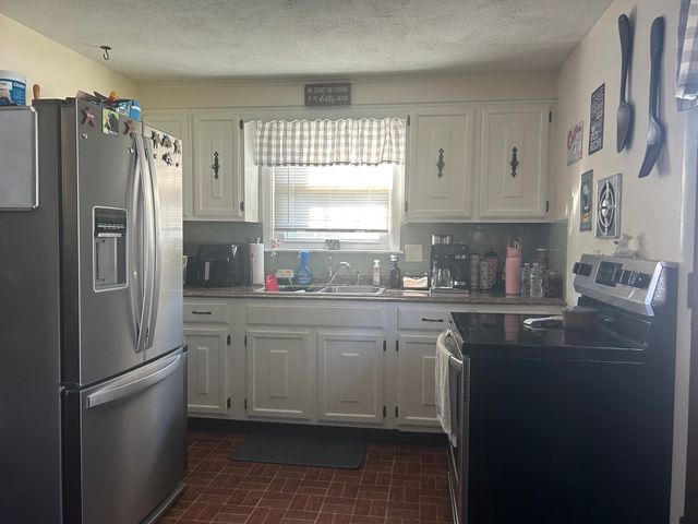 387 Mendon Rd, Attleboro, MA 02703