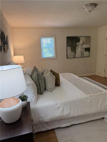 114 Village Court, Woodstock, GA 30188