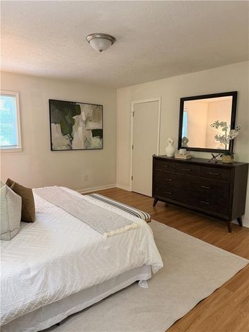 114 Village Court, Woodstock, GA 30188