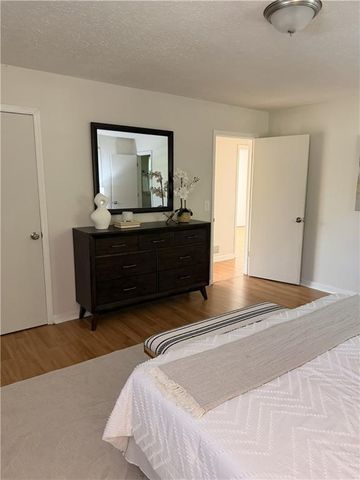 114 Village Court, Woodstock, GA 30188