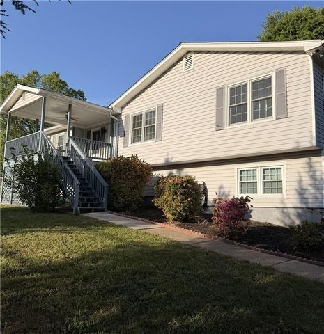 114 Village Court, Woodstock, GA 30188
