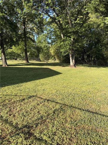 114 Village Court, Woodstock, GA 30188