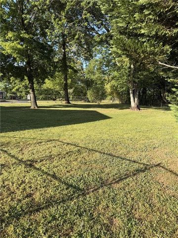 114 Village Court, Woodstock, GA 30188