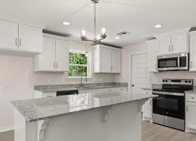 213 N Gladys St, Leesville, LA 71446