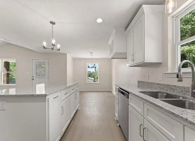 213 N Gladys St, Leesville, LA 71446