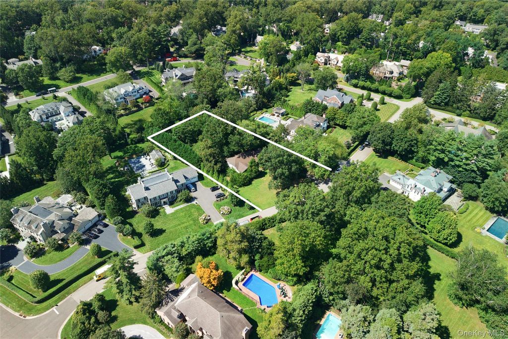 111 Birch Lane, Manhasset, NY 11030 — photo 2