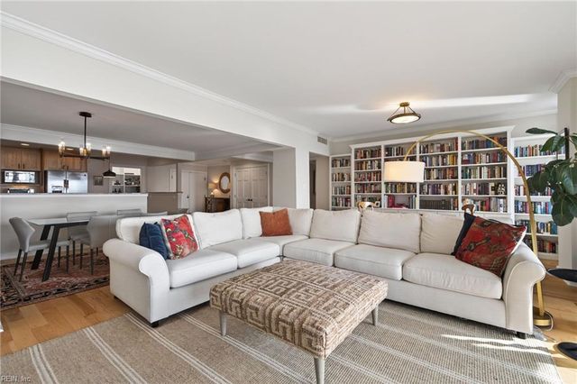 421 W Bute St Apt 305, Norfolk, VA 23510