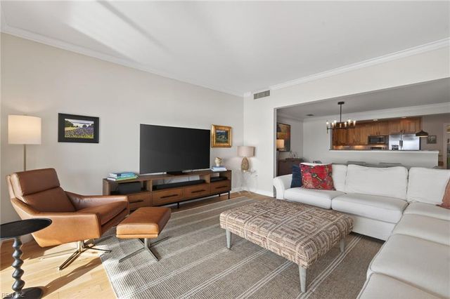 421 W Bute St Apt 305, Norfolk, VA 23510