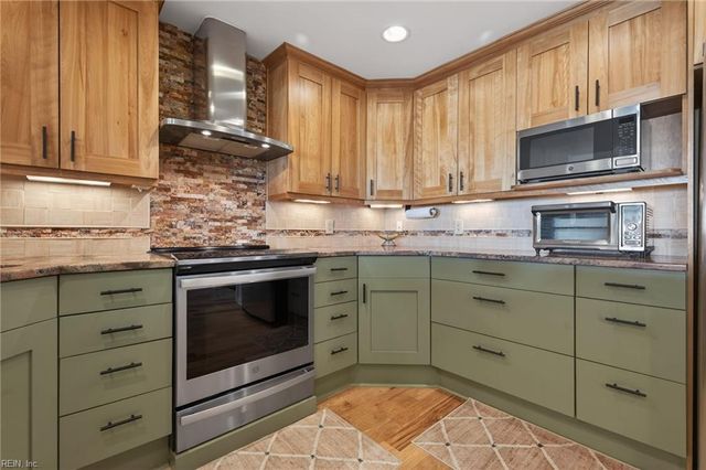 421 W Bute St Apt 305, Norfolk, VA 23510