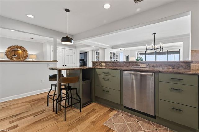 421 W Bute St Apt 305, Norfolk, VA 23510