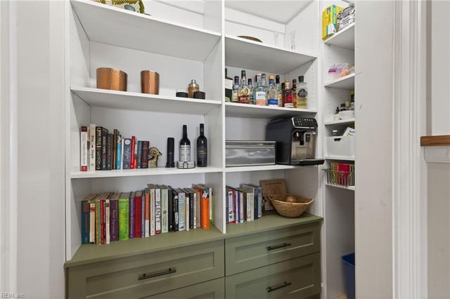 421 W Bute St Apt 305, Norfolk, VA 23510