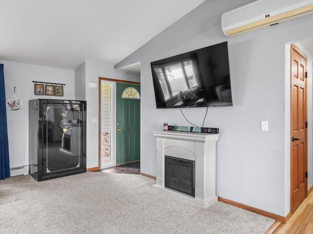 203 Oakwood DRIVE, Manitowoc, WI 54220