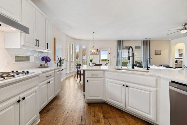 22332 Rock Wren RD, Spicewood, TX 78669