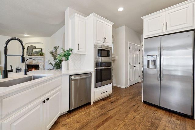 22332 Rock Wren RD, Spicewood, TX 78669