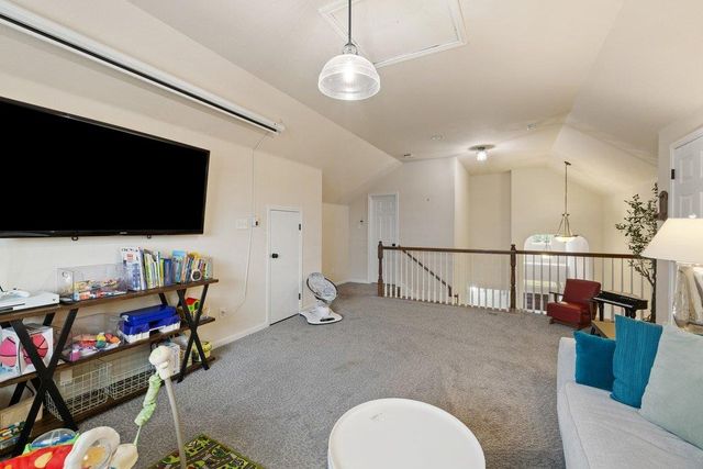 22332 Rock Wren RD, Spicewood, TX 78669