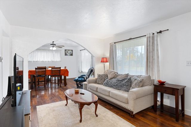 1327 W Joseph Ave, Spokane, WA 99205