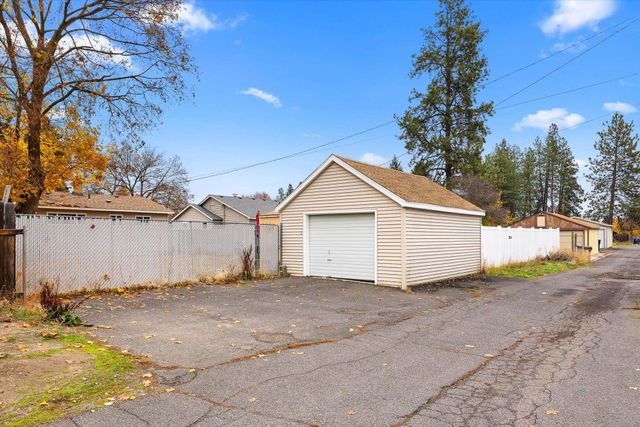 1327 W Joseph Ave, Spokane, WA 99205