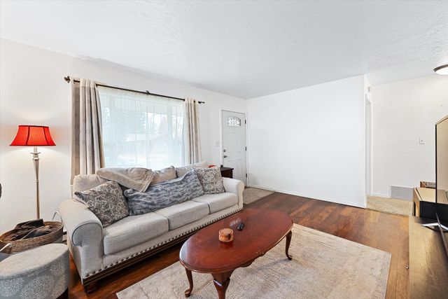 1327 W Joseph Ave, Spokane, WA 99205