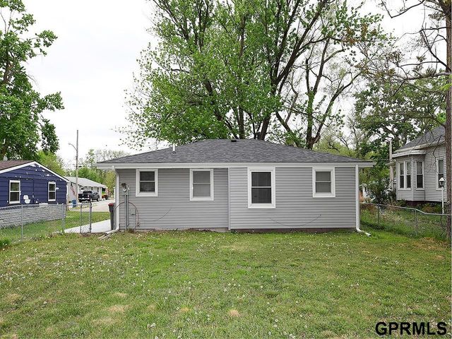 2426 S 8 Street, Lincoln, NE 68502