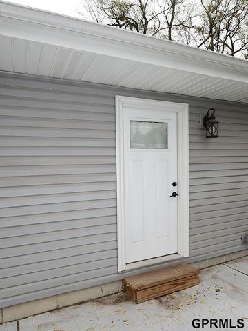 2426 S 8 Street, Lincoln, NE 68502