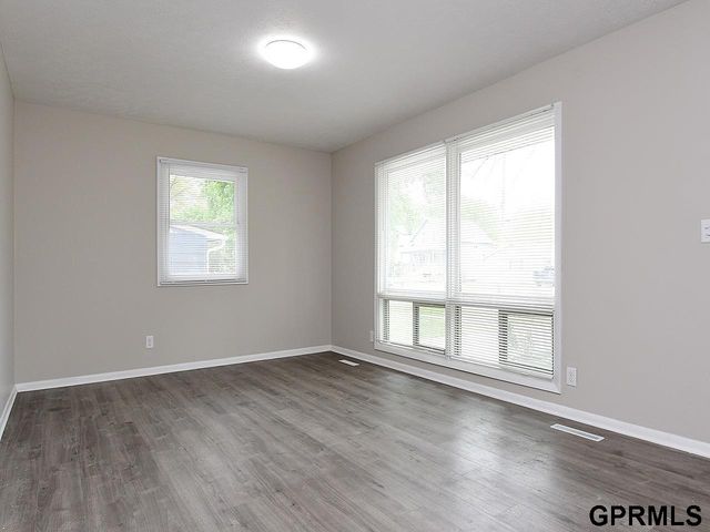 2426 S 8 Street, Lincoln, NE 68502