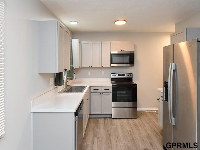 2426 S 8 Street, Lincoln, NE 68502