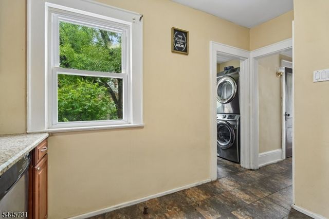 585 Ridge St, Newark City, NJ 07104