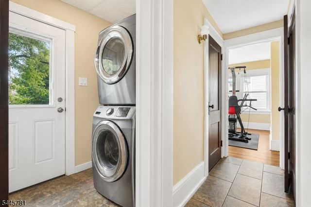 585 Ridge St, Newark City, NJ 07104
